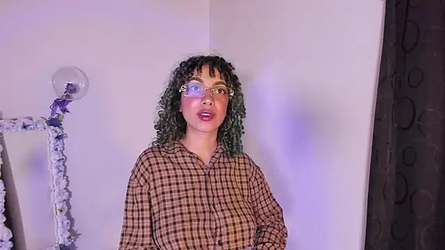 Conejita lis online show from 04/10/26, 03:02