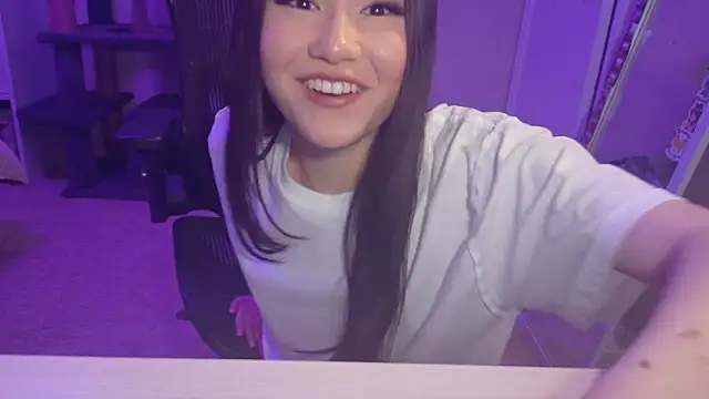 luvvivii online show from 03/08/26, 02:04