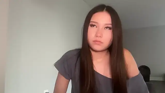 Snapshot of luvvivii chatting on 07/17/26, 11:13 luvvivii online show from 07/17/26, 11:13