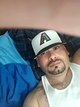 Snapshot of 3nights99 chatting on 12/19/25, 03:54 3nights99 online show from 12/19/25, 03:54