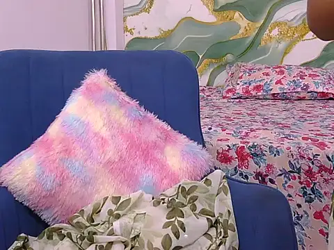 bold-smirthii online show from 02/11/26, 04:56