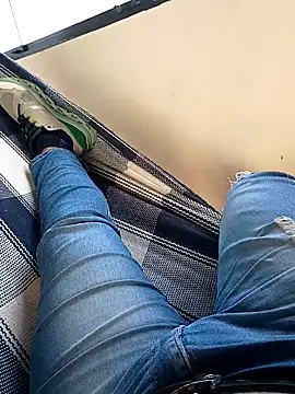 Snapshot of mel-0987 chatting on 04/04/26, 09:32 mel-0987 online show from 04/04/26, 09:32