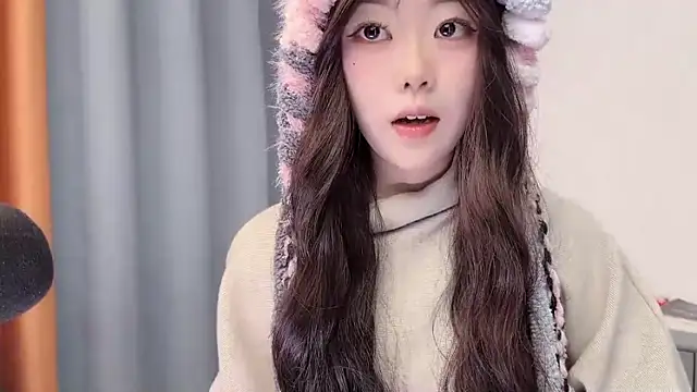 smalldaisy online show from 03/18/26, 02:37