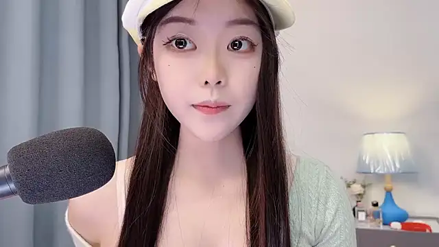 smalldaisy online show from 04/14/26, 04:39