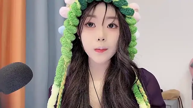 Snapshot of smalldaisy chatting on 02/03/26, 02:21 smalldaisy online show from 02/03/26, 02:21