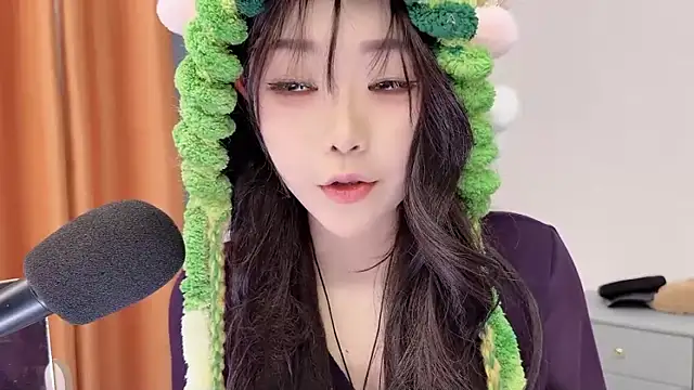 Snapshot of smalldaisy chatting on 02/03/26, 06:22 smalldaisy online show from 02/03/26, 06:22