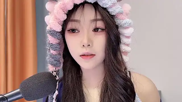 Snapshot of smalldaisy chatting on 02/05/26, 02:29 smalldaisy online show from 02/05/26, 02:29