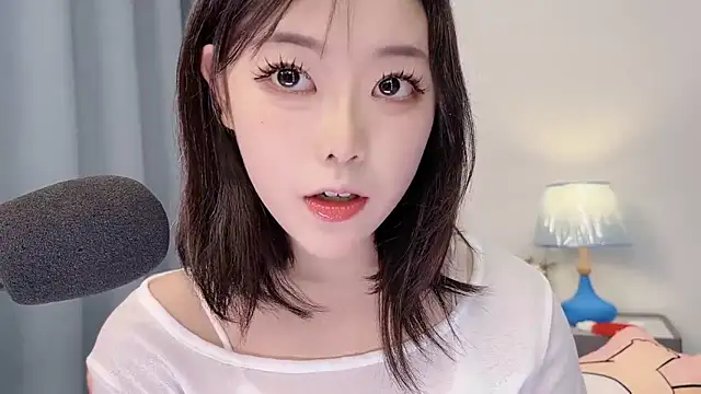 smalldaisy online show from 04/22/26, 03:46