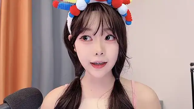 Snapshot of smalldaisy chatting on 02/08/26, 01:36 smalldaisy online show from 02/08/26, 01:36