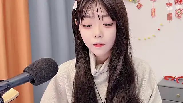 Snapshot of smalldaisy chatting on 02/25/26, 02:12 smalldaisy online show from 02/25/26, 02:12