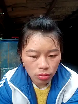 Snapshot of chloe-ri chatting on 12/23/25, 06:45 chloe-ri online show from 12/23/25, 06:45