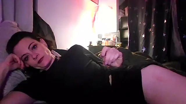 Snapshot of GoddessRae19 chatting on 02/15/26, 10:14 GoddessRae19 online show from 02/15/26, 10:14