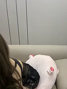 ninaya s online show from 12/20/25, 11:40