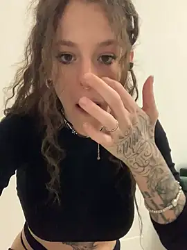 4lien online show from 04/05/26, 01:56