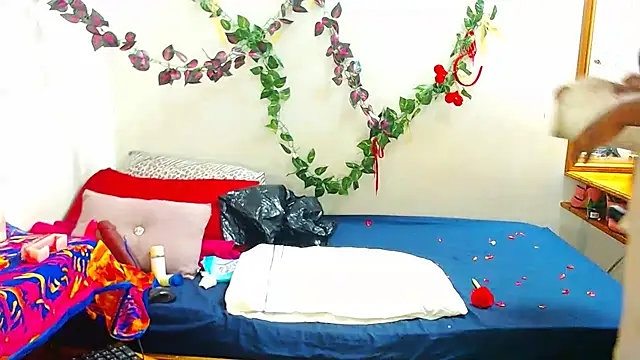 YammyChocTits online show from 02/17/26, 12:08