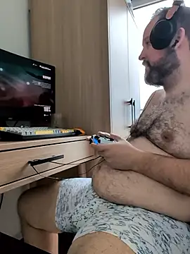 Snapshot of Hairy_bear86 chatting on 01/10/26, 08:37 Hairy bear86 online show from 01/10/26, 08:37