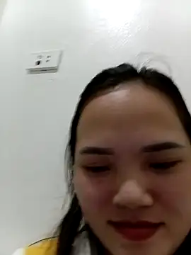 Snapshot of cherry-cute chatting on 12/19/25, 01:24 cherry-cute online show from 12/19/25, 01:24