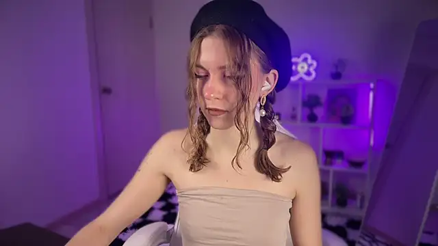 KellySunn online show from 04/19/26, 08:04