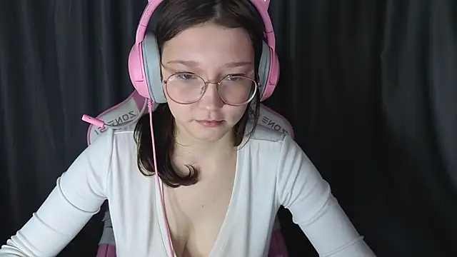 Pink-Aura- online show from 01/13/26, 05:06