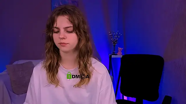 naya may online show from 03/25/26, 10:14