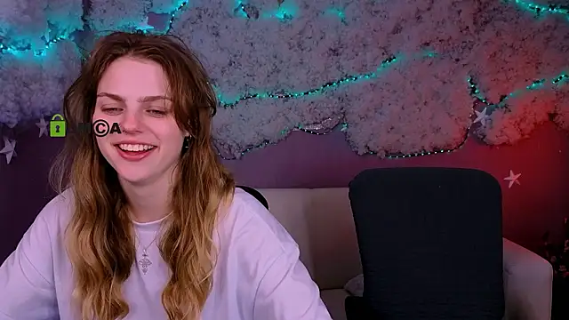 naya may online show from 03/15/26, 10:11