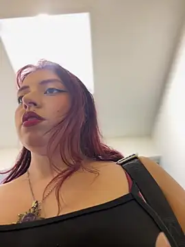 Snapshot of CamiTeaseX_ chatting on 05/22/26, 10:19 CamiTeaseX online show from 05/22/26, 10:19