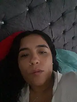 Snapshot of ateneacute chatting on 04/05/26, 08:15 ateneacute online show from 04/05/26, 08:15