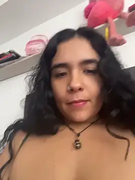 Snapshot of ateneacute chatting on 06/03/26, 02:33 ateneacute online show from 06/03/26, 02:33