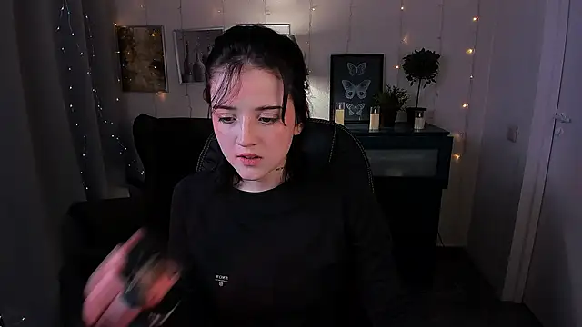 SarahShelby online show from 03/31/26, 08:44