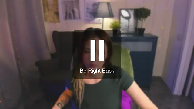 Snapshot of SarahShelby chatting on 06/12/26, 10:35 SarahShelby online show from 06/12/26, 10:35
