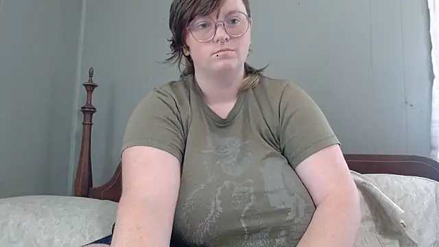 Snapshot of Pupghostt chatting on 07/15/26, 01:29 Pupghostt online show from 07/15/26, 01:29