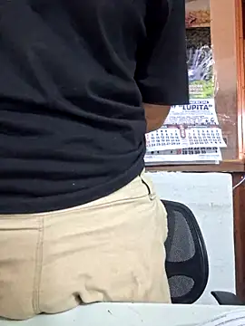 angelm123456 online show from 12/22/25, 03:45