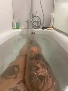 urprettygirlleenay online show from 02/17/26, 02:25