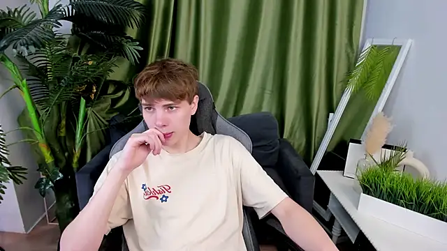 andyyzzz online show from 07/11/26, 07:03