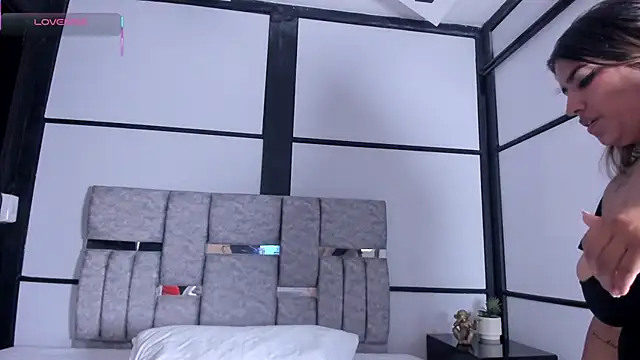 AmbarBrownn  online show from 02/06/26, 09:00