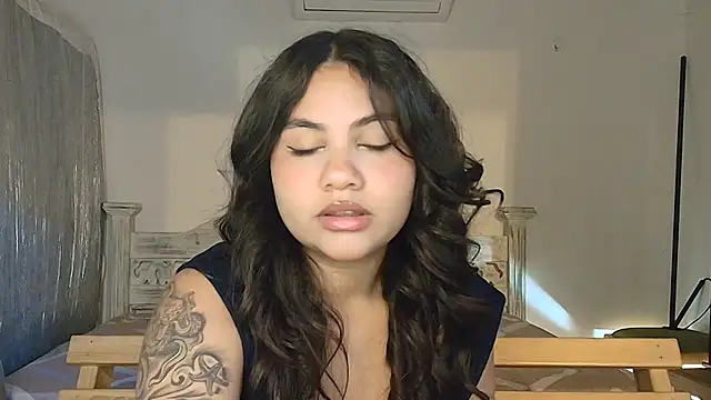 Snapshot of DaViruzz chatting on 01/09/26, 01:12 DaViruzz online show from 01/09/26, 01:12