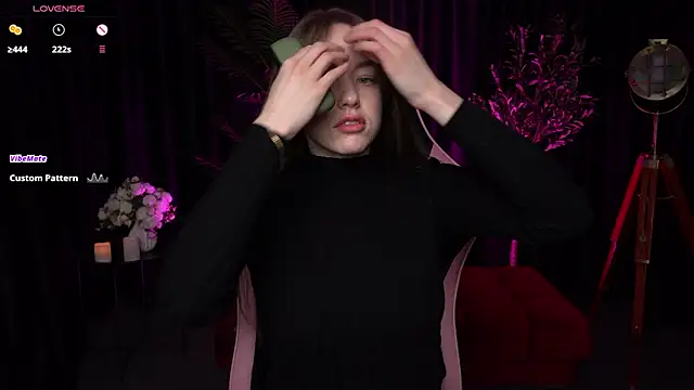 Velouraa online show from 03/12/26, 10:36