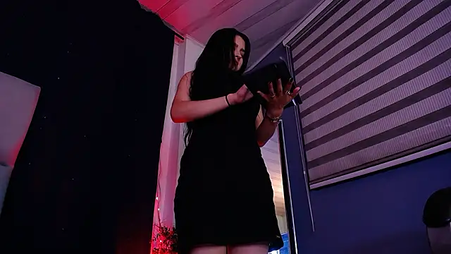 Snapshot of Emilyy05_ chatting on 02/03/26, 03:04 Emilyy05 online show from 02/03/26, 03:04