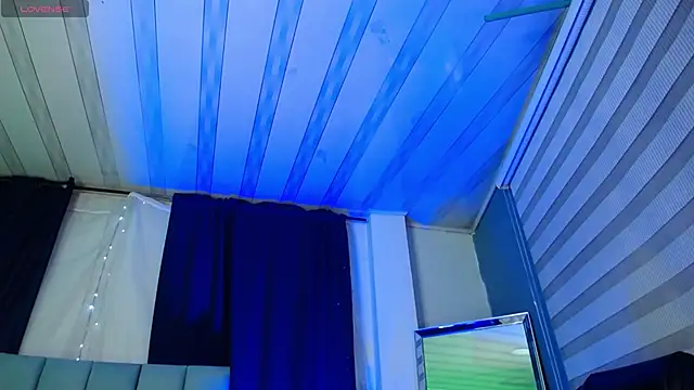 Snapshot of Emilyy05_ chatting on 12/21/25, 03:41 Emilyy05 online show from 12/21/25, 03:41