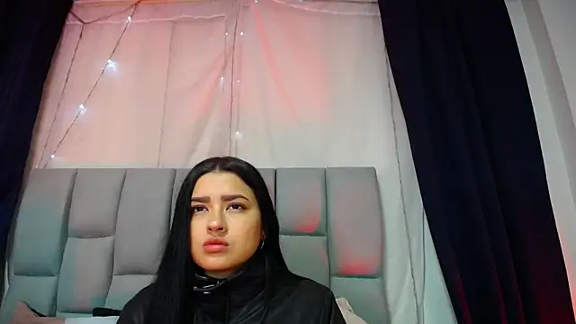 Snapshot of Emilyy05_ chatting on 01/11/26, 03:13 Emilyy05 online show from 01/11/26, 03:13