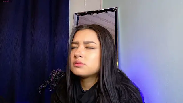 Emilyy05  online show from 03/27/26, 11:38