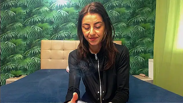 Snapshot of Stella_John chatting on 02/13/25, 07:35 Stella John online show from 02/13/25, 07:35