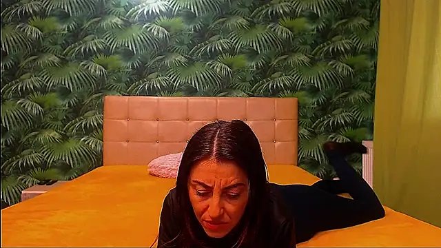 Snapshot of Stella_John chatting on 01/24/25, 08:34 Stella John online show from 01/24/25, 08:34