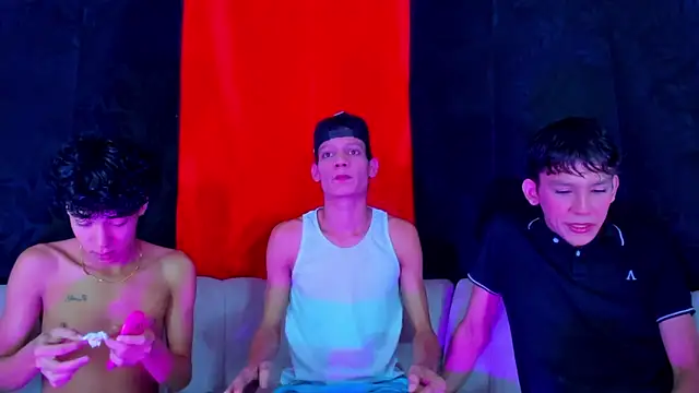 Snapshot of Pleasure_boys_hot chatting on 02/15/26, 07:46 Pleasure boys hot online show from 02/15/26, 07:46