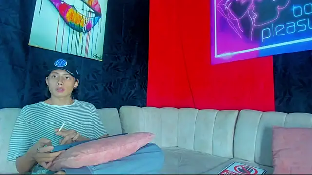 Snapshot of Pleasure_boys_hot chatting on 01/06/26, 08:02 Pleasure boys hot online show from 01/06/26, 08:02