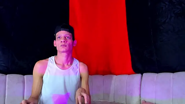 Snapshot of Pleasure_boys_hot chatting on 02/17/26, 07:11 Pleasure boys hot online show from 02/17/26, 07:11