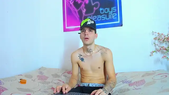 Snapshot of Pleasure_boys_hot chatting on 04/06/26, 06:09 Pleasure boys hot online show from 04/06/26, 06:09