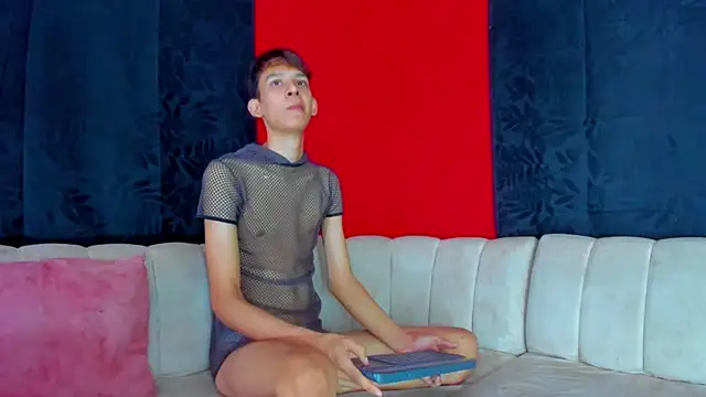 Snapshot of Pleasure_boys_hot chatting on 01/16/26, 07:40 Pleasure boys hot online show from 01/16/26, 07:40