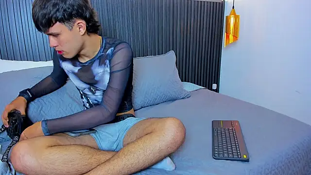 Liam rosse18  online show from 12/20/25, 07:50