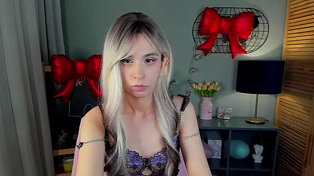 Snapshot of lesilos chatting on 02/15/26, 01:17 lesilos online show from 02/15/26, 01:17